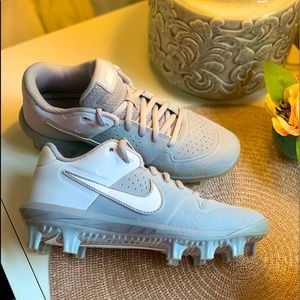 Nike Softball Cleats | size 3 (Kids)